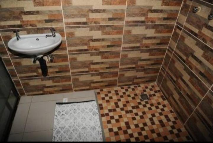 Pillacol Guest House Victoria Falls Exterior foto